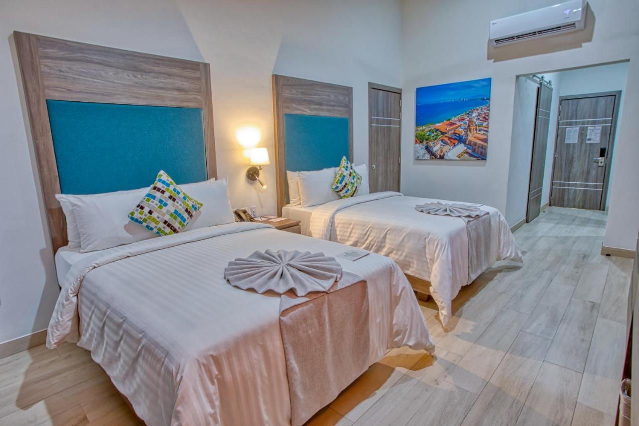 Quadruple Room with Private Bathroom