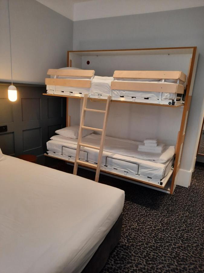 Family Room with One Queen Bed and One Bunk Bed - Non-Smoking
