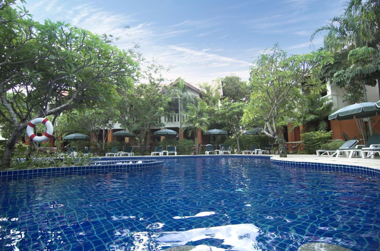 Triple Room with Pool View
