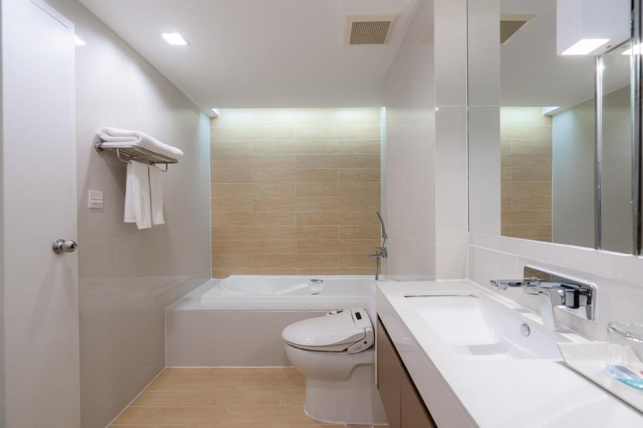 Grand Corner Suite