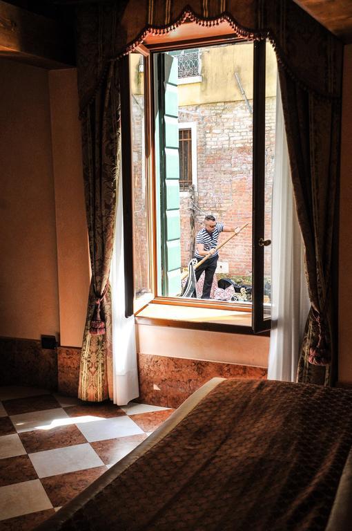 Deluxe room with Canal View