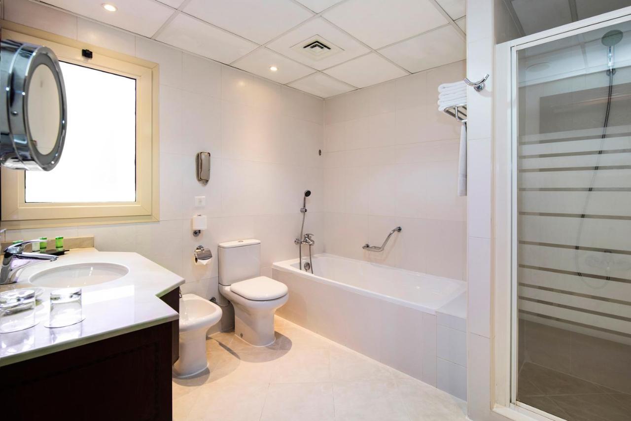 Junior Suite with Pool View