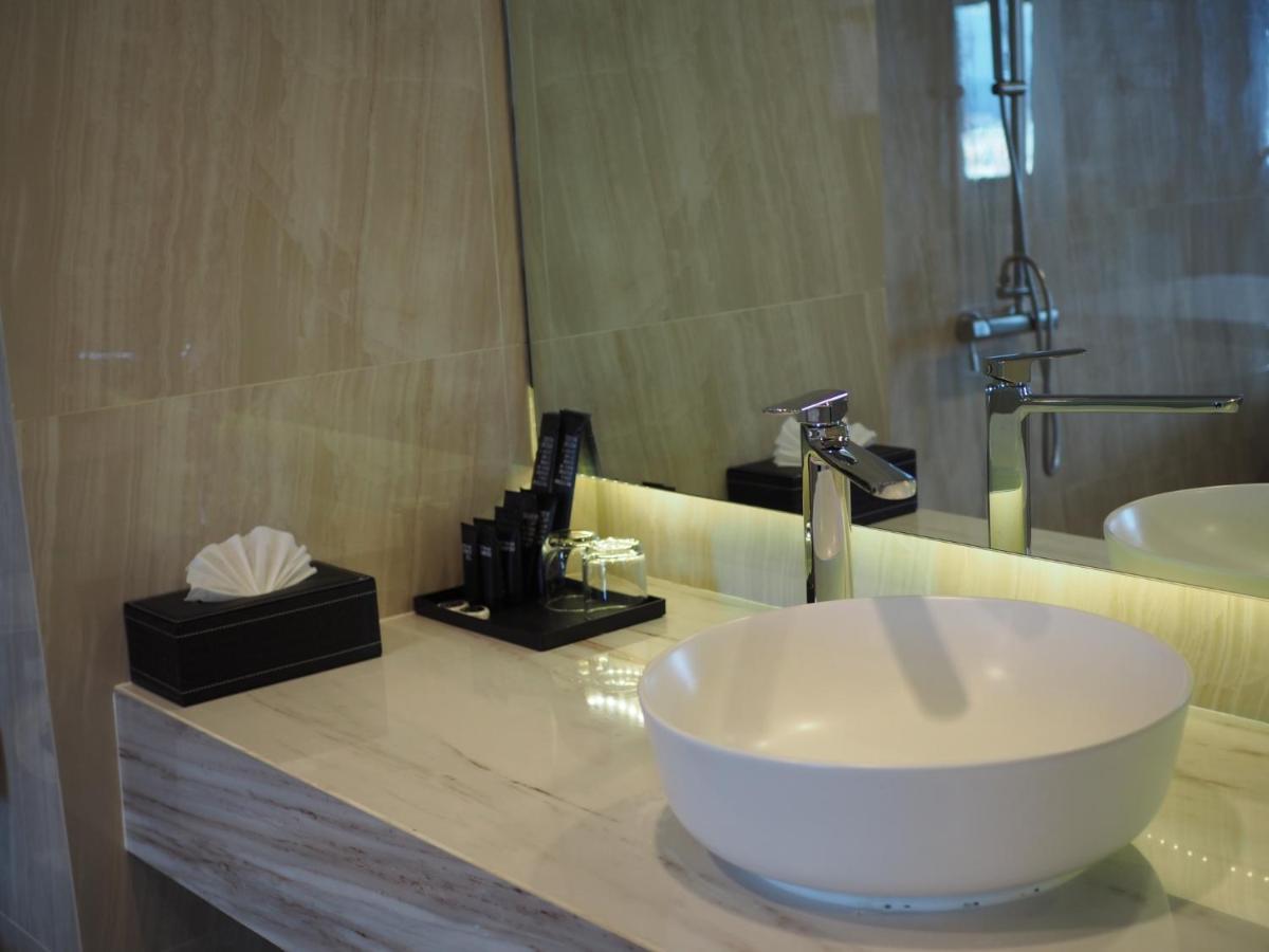 King Suite with Ocean View