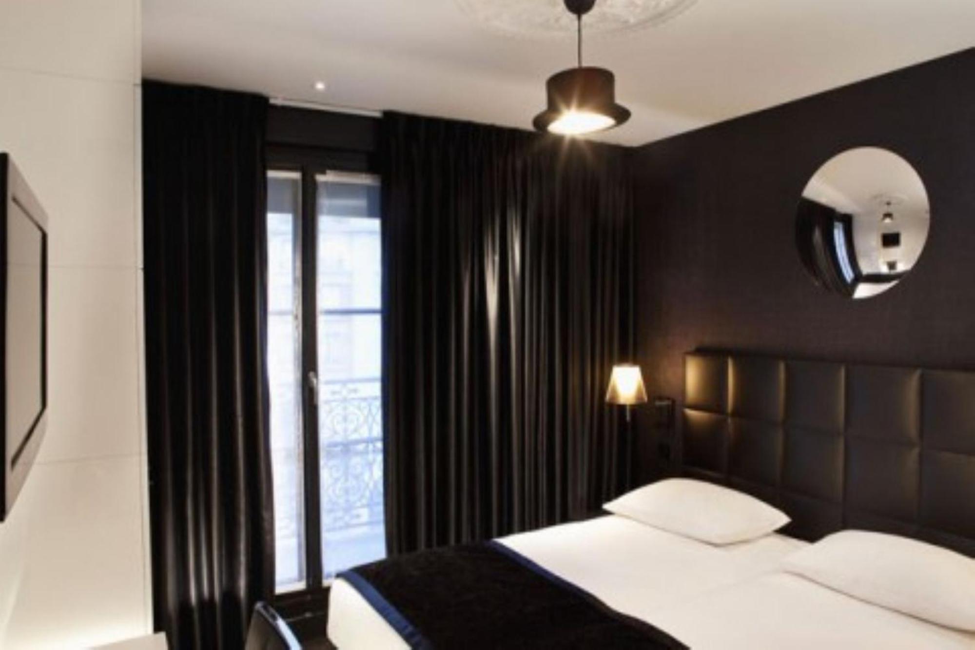 Deluxe Double Room with Eiffel Tower view
