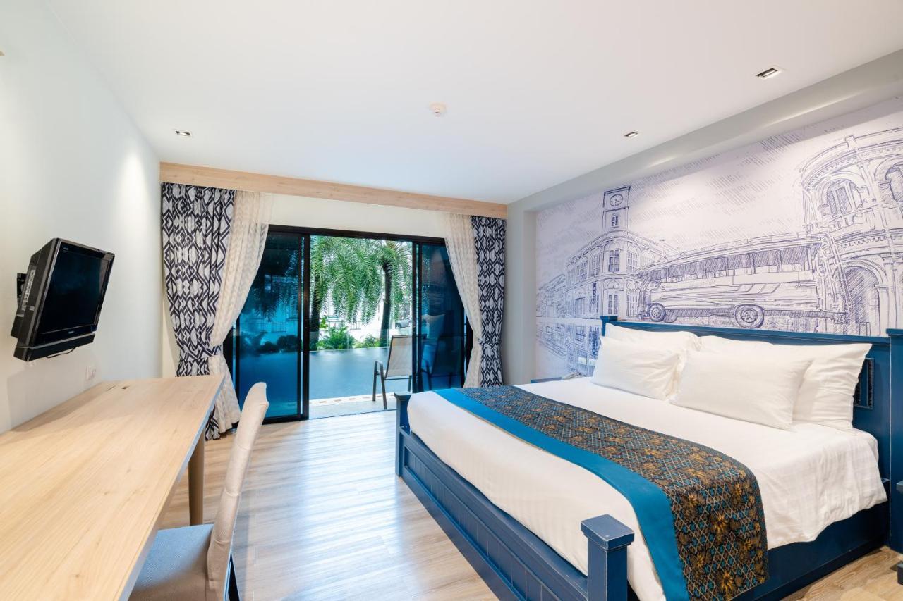 Deluxe Double Bed Pool Access + Free Coworking Space