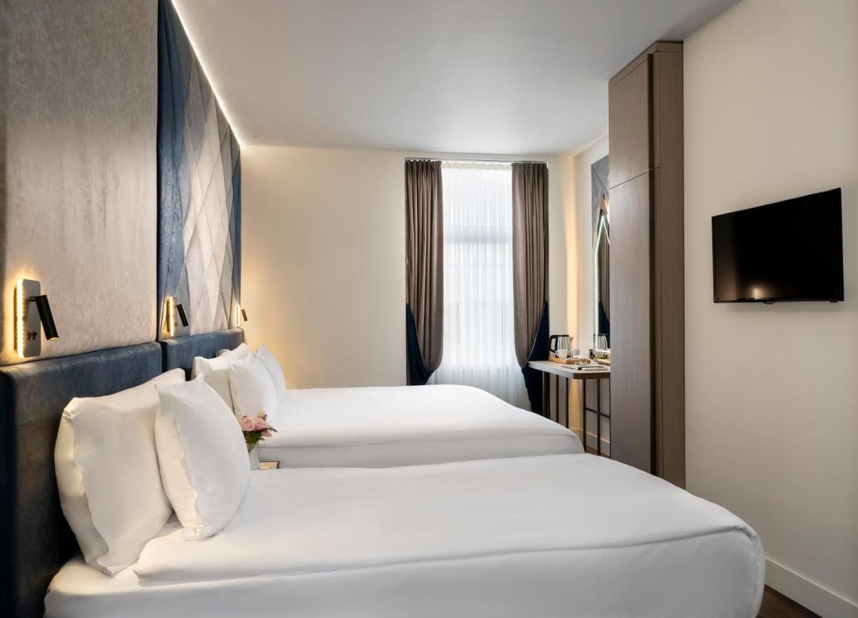 Deluxe Room with Sea View
