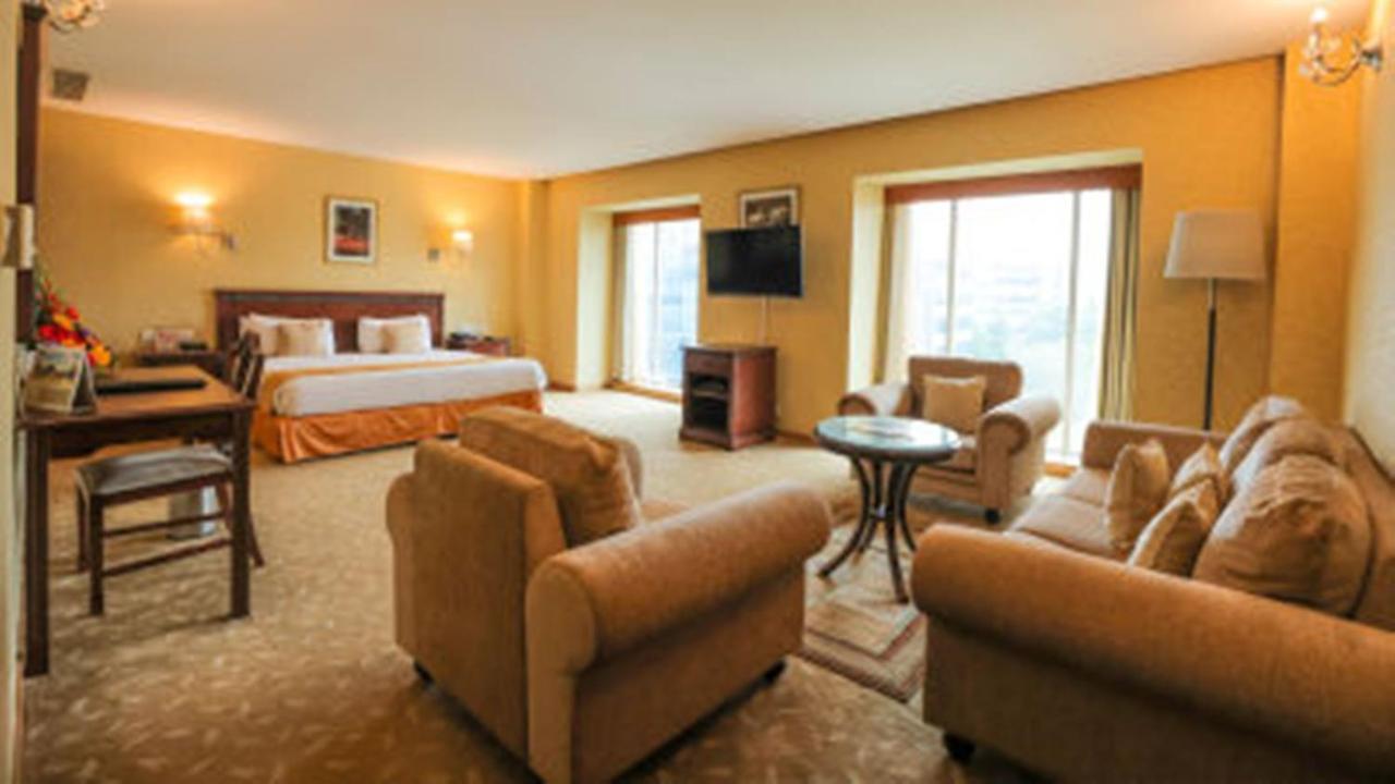 Grandeur Park View Suite