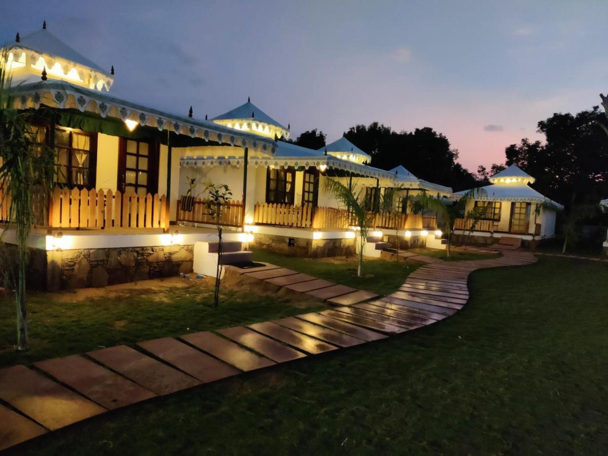 Double Room with Pool View,1537939453:JPEG