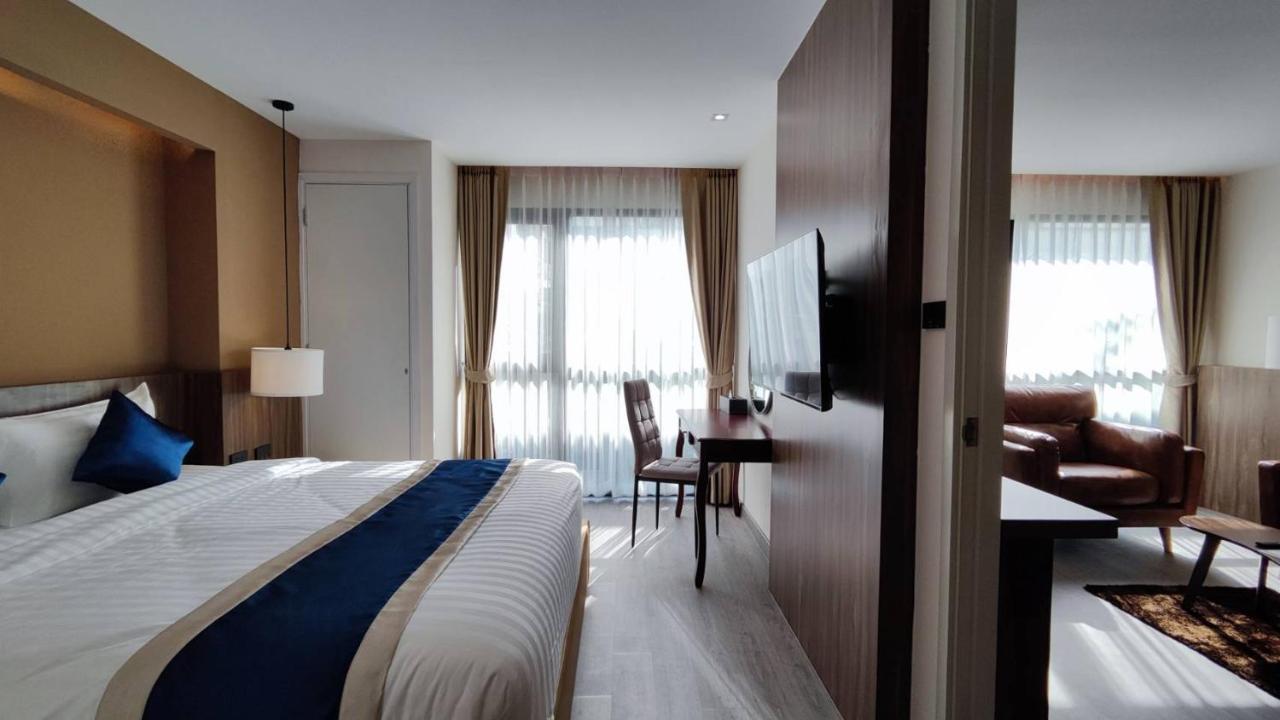 Junior Mini Suite