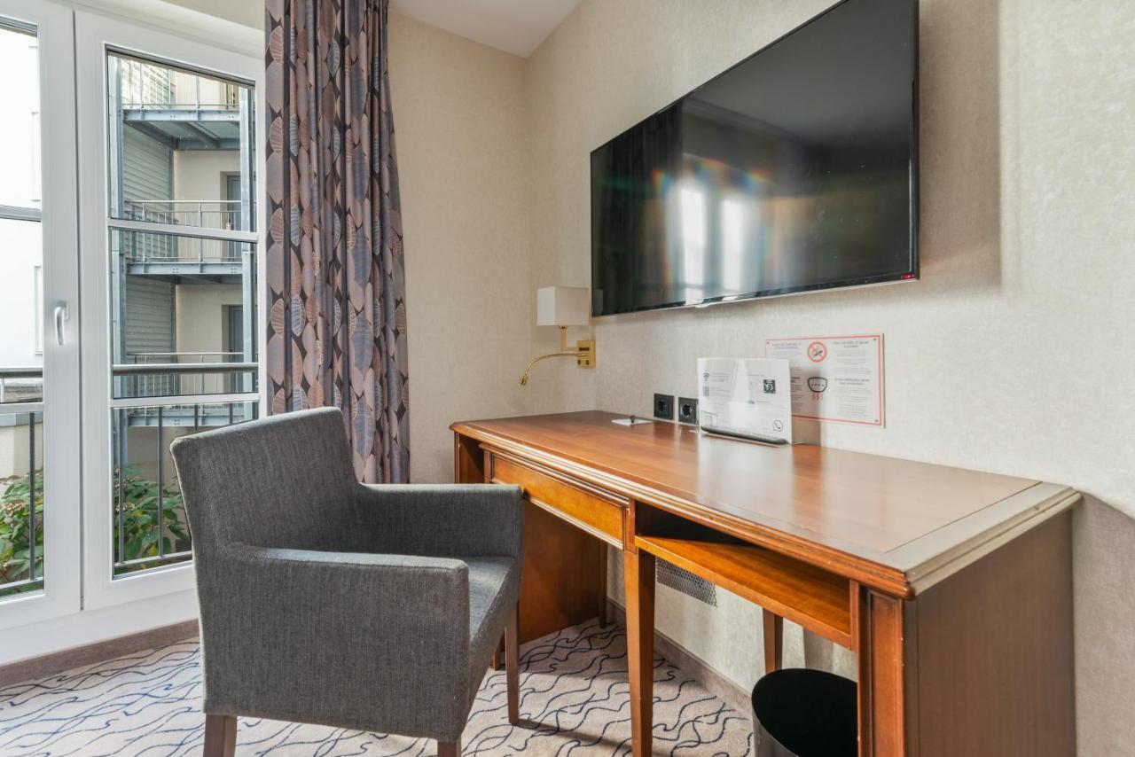 Club Double Room with Courtyard View