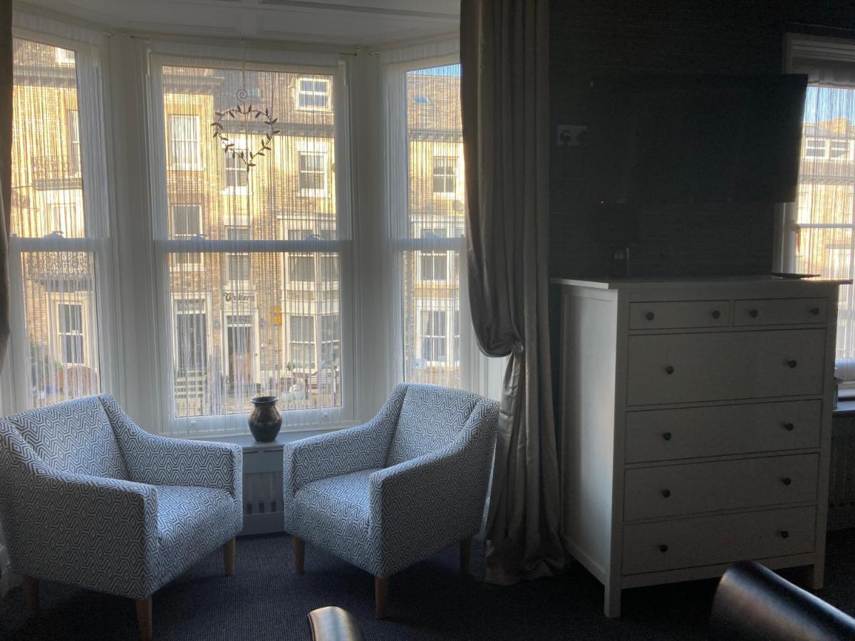 Deluxe King Suite