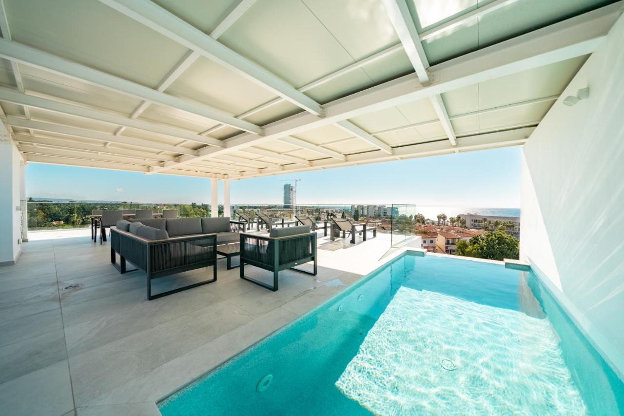 Executive Penthouse with Private Pool & Sea View