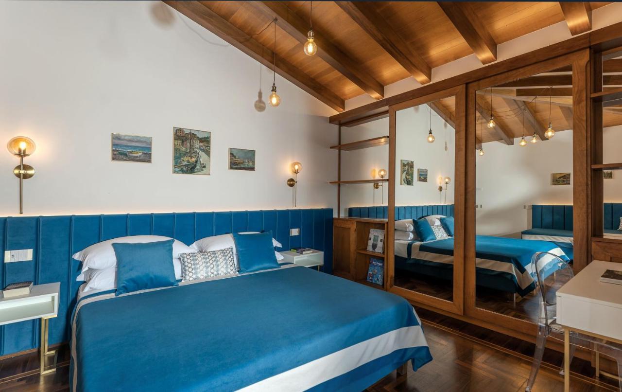 Deluxe Double Room with Balcony and Sea View,1347981701:JPEG