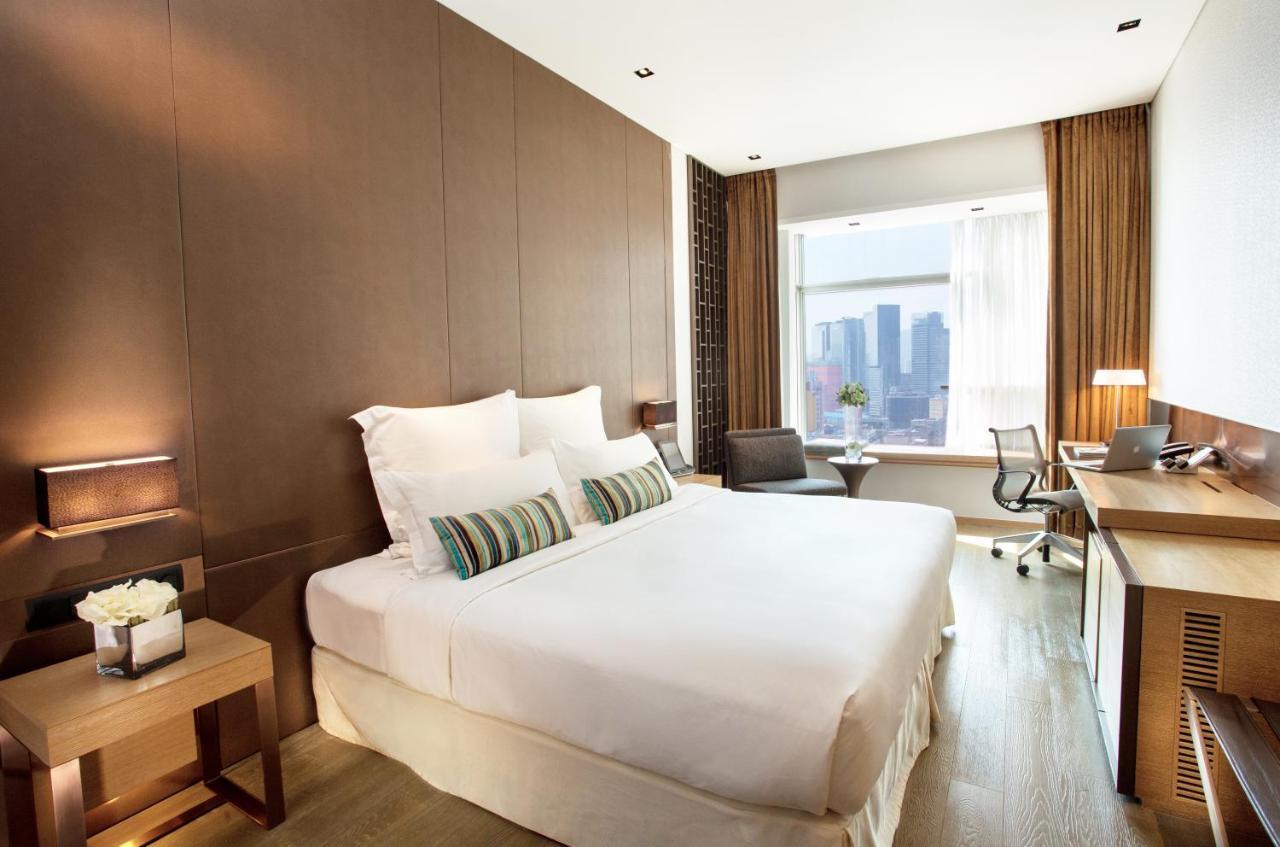 Club Executive Room