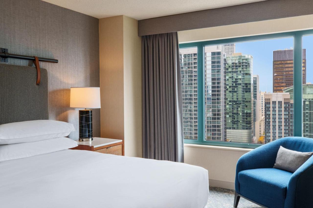 Junior King Suite with Sofa Bed and City View