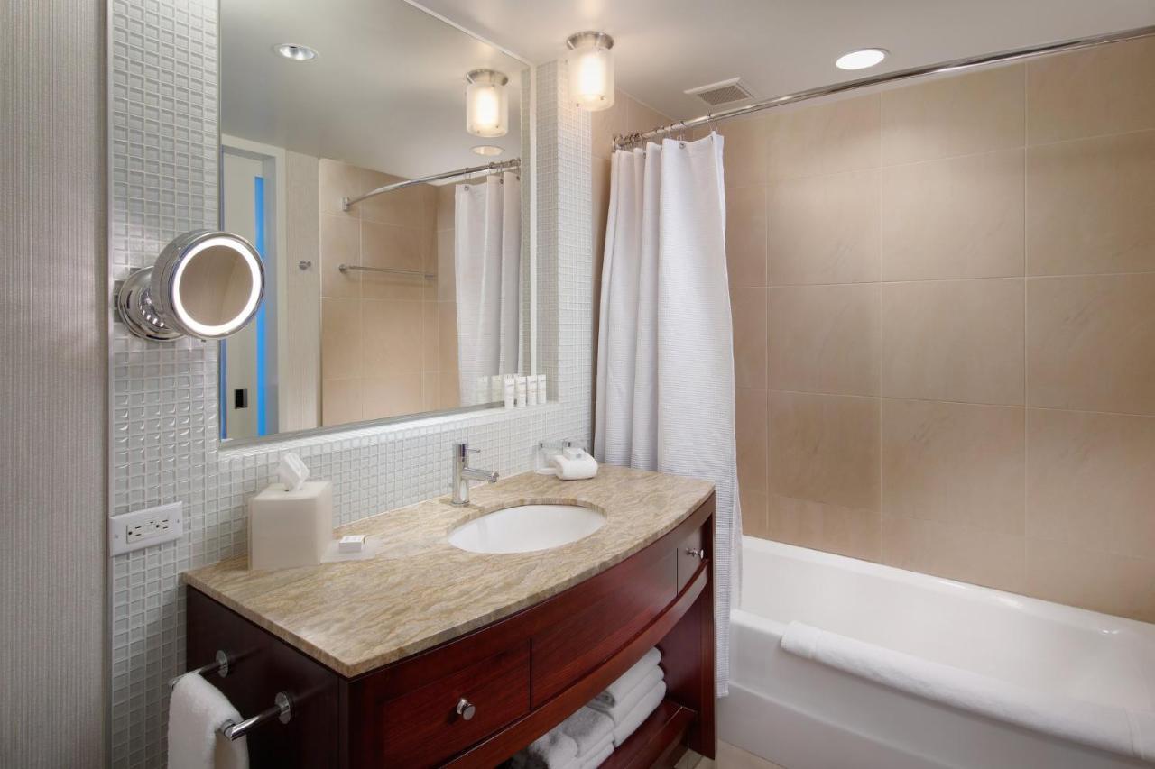 Classic Queen Room City View