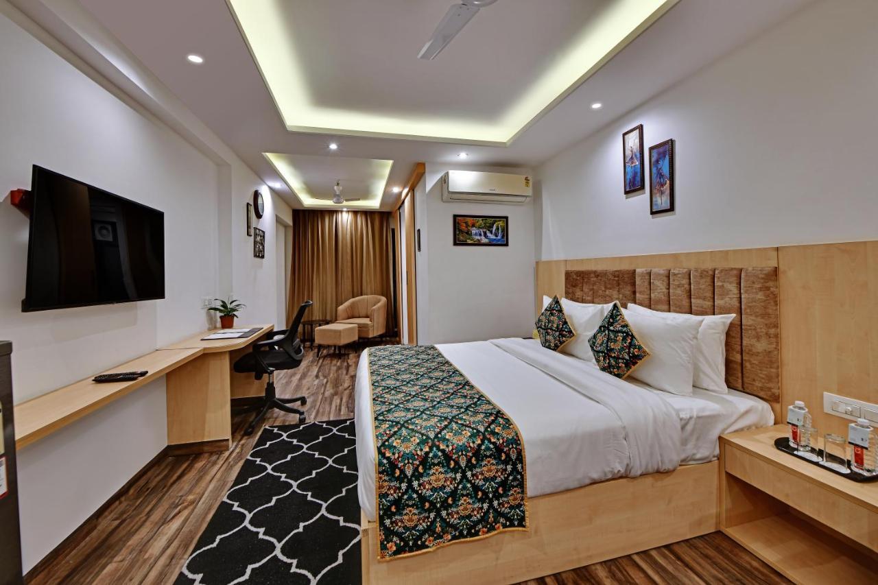 Winter Green Room