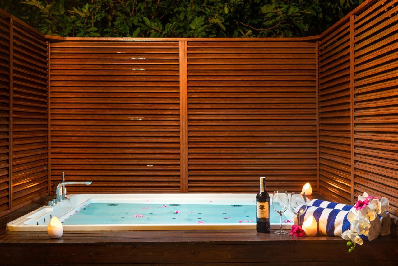 Suite with Hot Tub