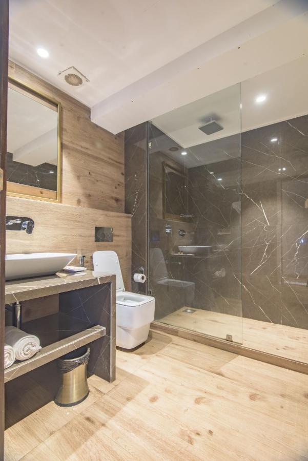 Fern Club Room,1365756440:JPEG