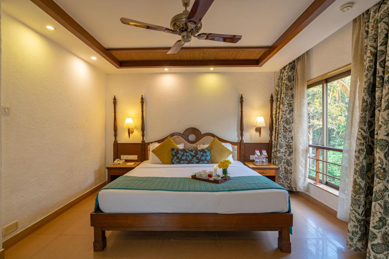 Bellus Suite with Private Jacuzzi & Pool View