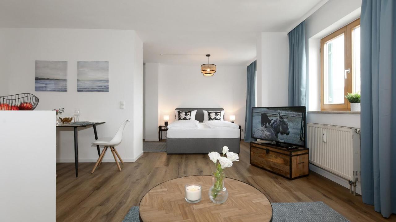 King Studio with Sofa Bed