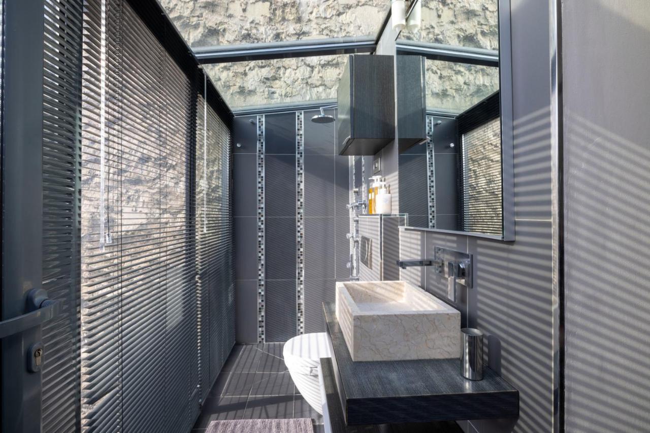 King Suite Spa Bath