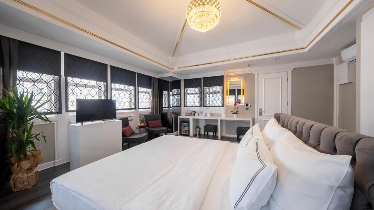 Family Room with City View