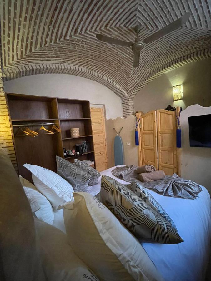 Deluxe Room (2 Adults + 1 Child)