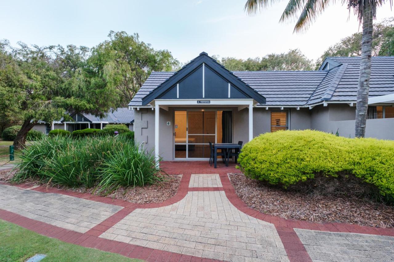 Superior Villa with One King Bed