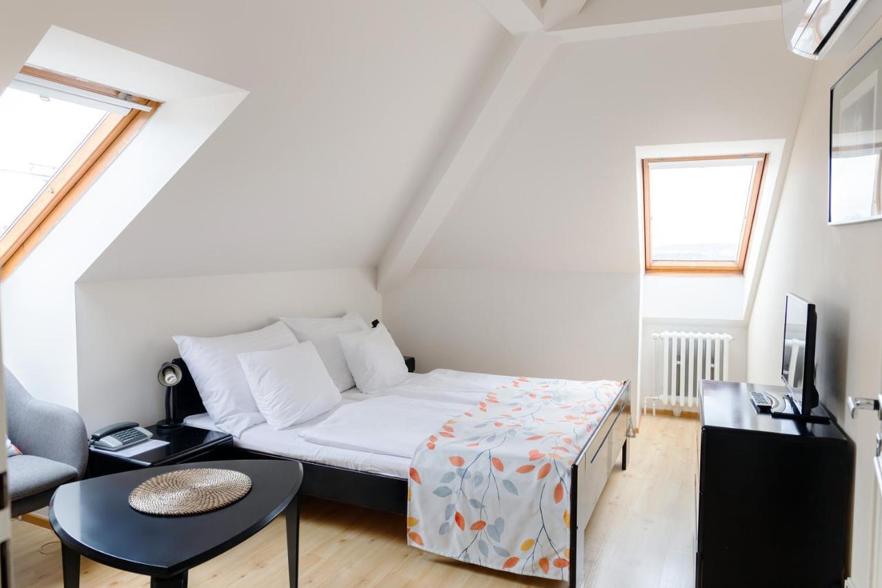 Studio with Air-Condition - Attic