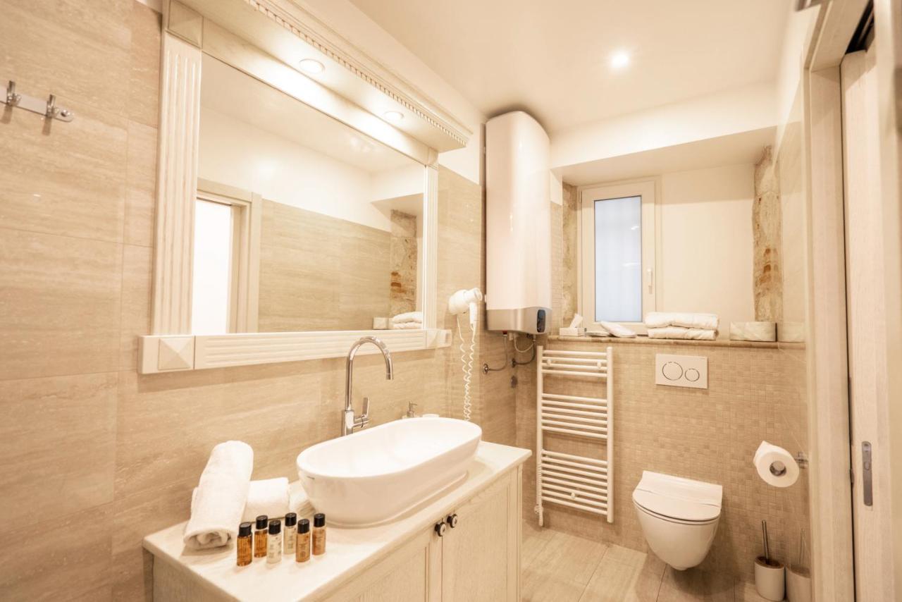 Luxury Double or Twin Room with Old Town View - Narodni Trg 9