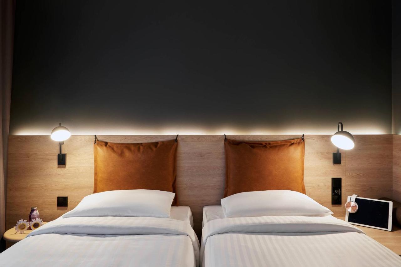 Moxy Twin Sleeper, Guest room, 2 Twin/Single Bed(s),1392878108:JPEG