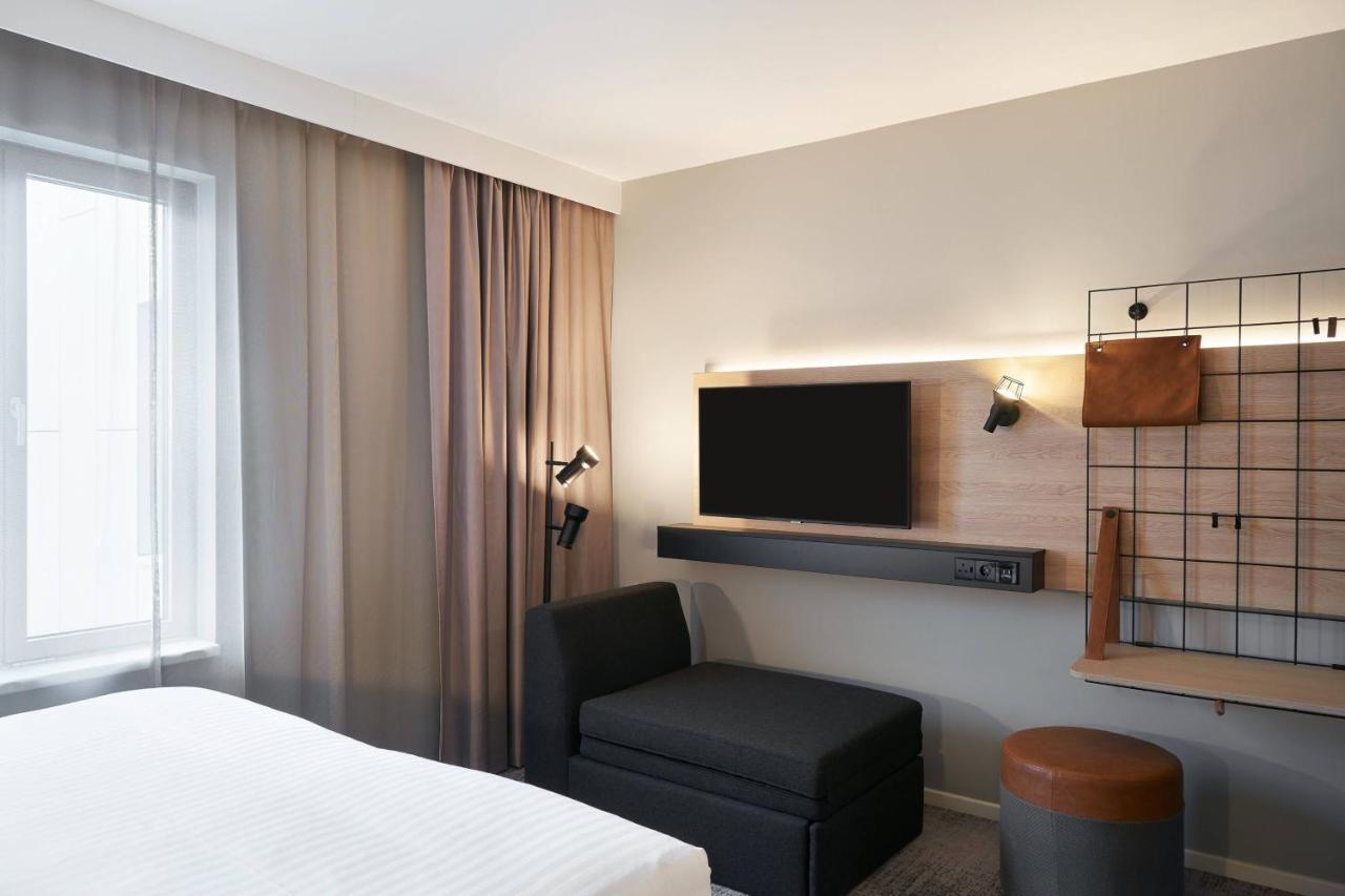 Moxified Family sleeper Guest room with 1 Queen, Sofa bed,1392878096:JPEG