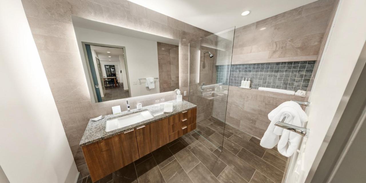 King Suite with City View