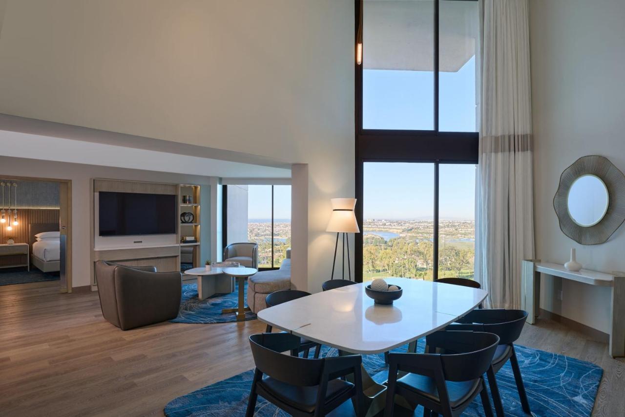 Panorama Suite, 1 King, Ocean View, Balcony, Sky