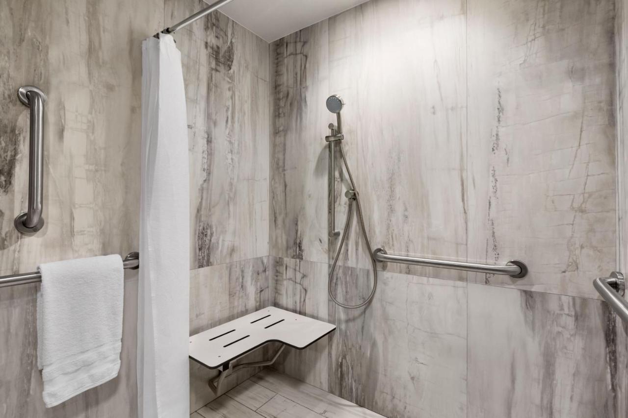 Classic King Room with Roll-in Shower - Mobility and Hearing Accessible
