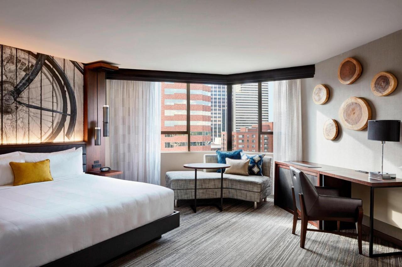 King Room with Roll-in Shower - Mobility and Hearing Accessible