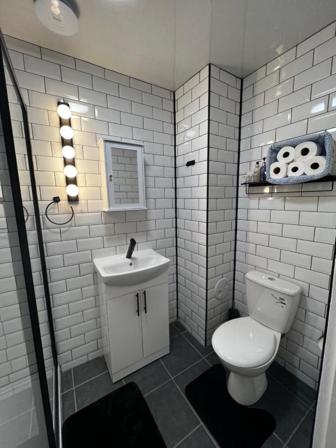 Deluxe Double Studio,1395729446:JPEG