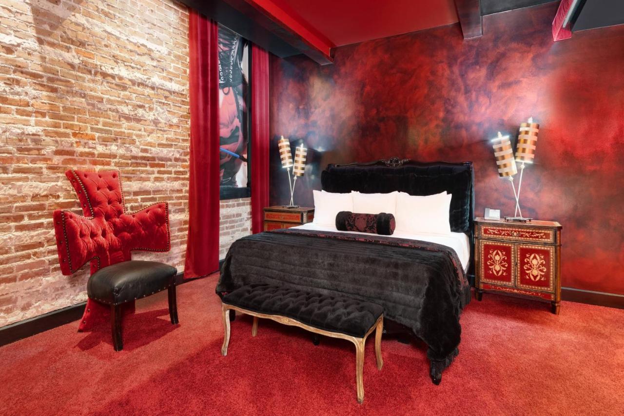 Two-Bedroom Presidential Suite