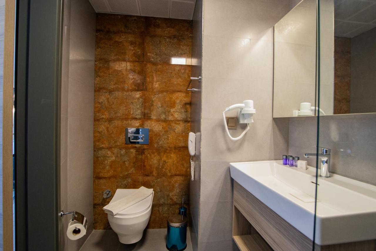 Deluxe Double or Twin Room with Garden View