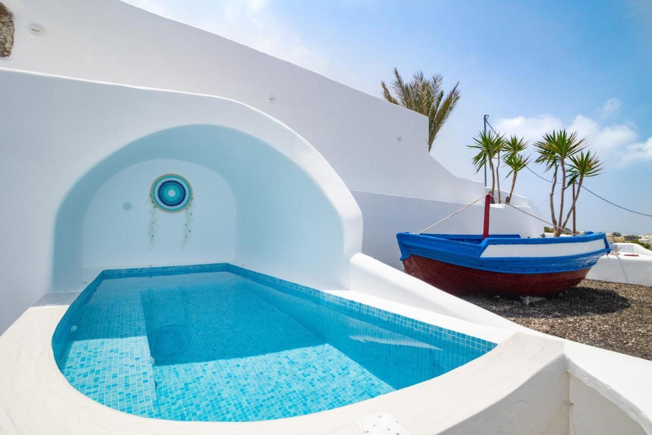 Iconic Cave Suite with Jetted & Heated Plunge Pool, Sea & Sunset View