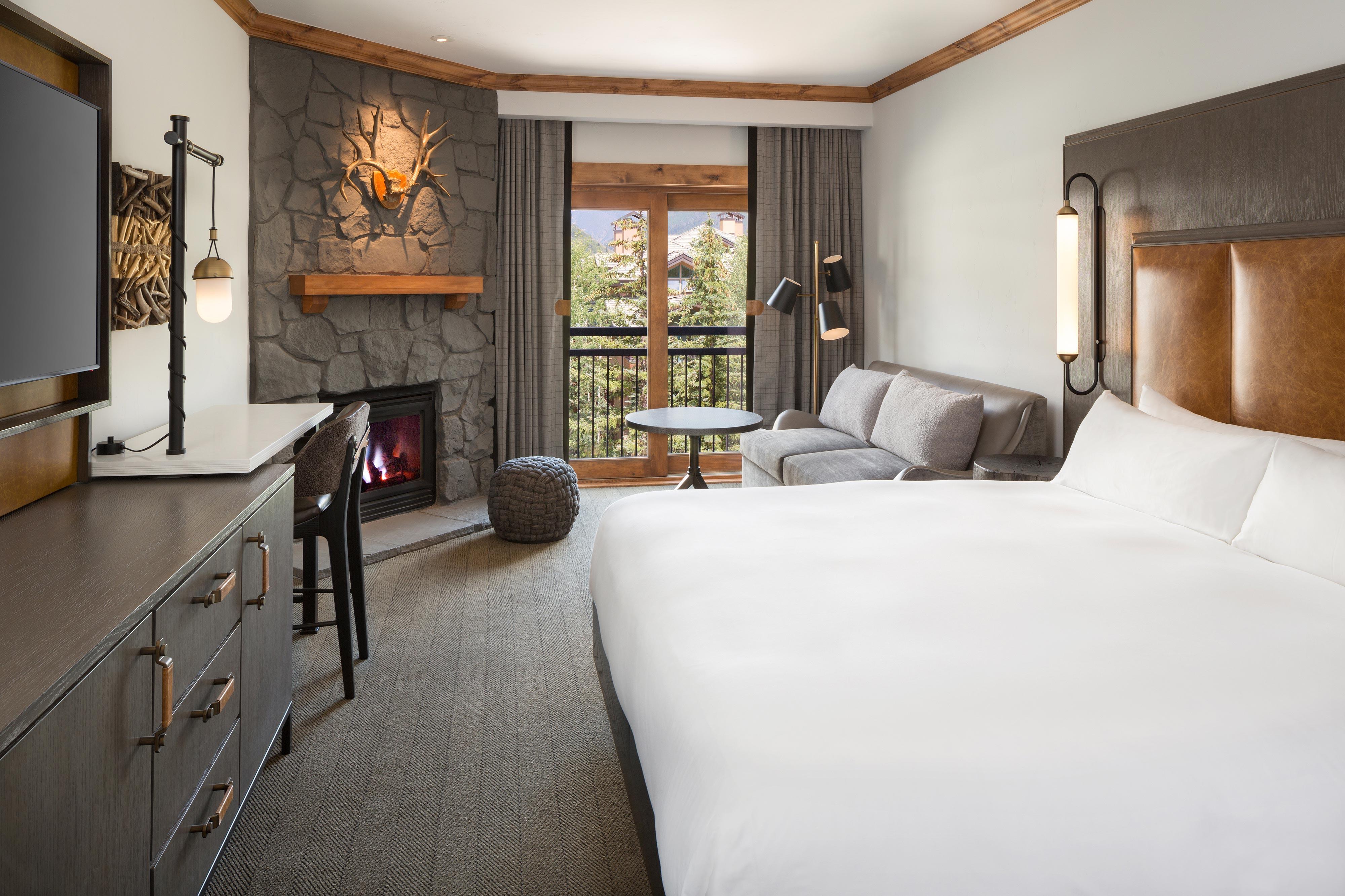 Deluxe King Room with Fireplace