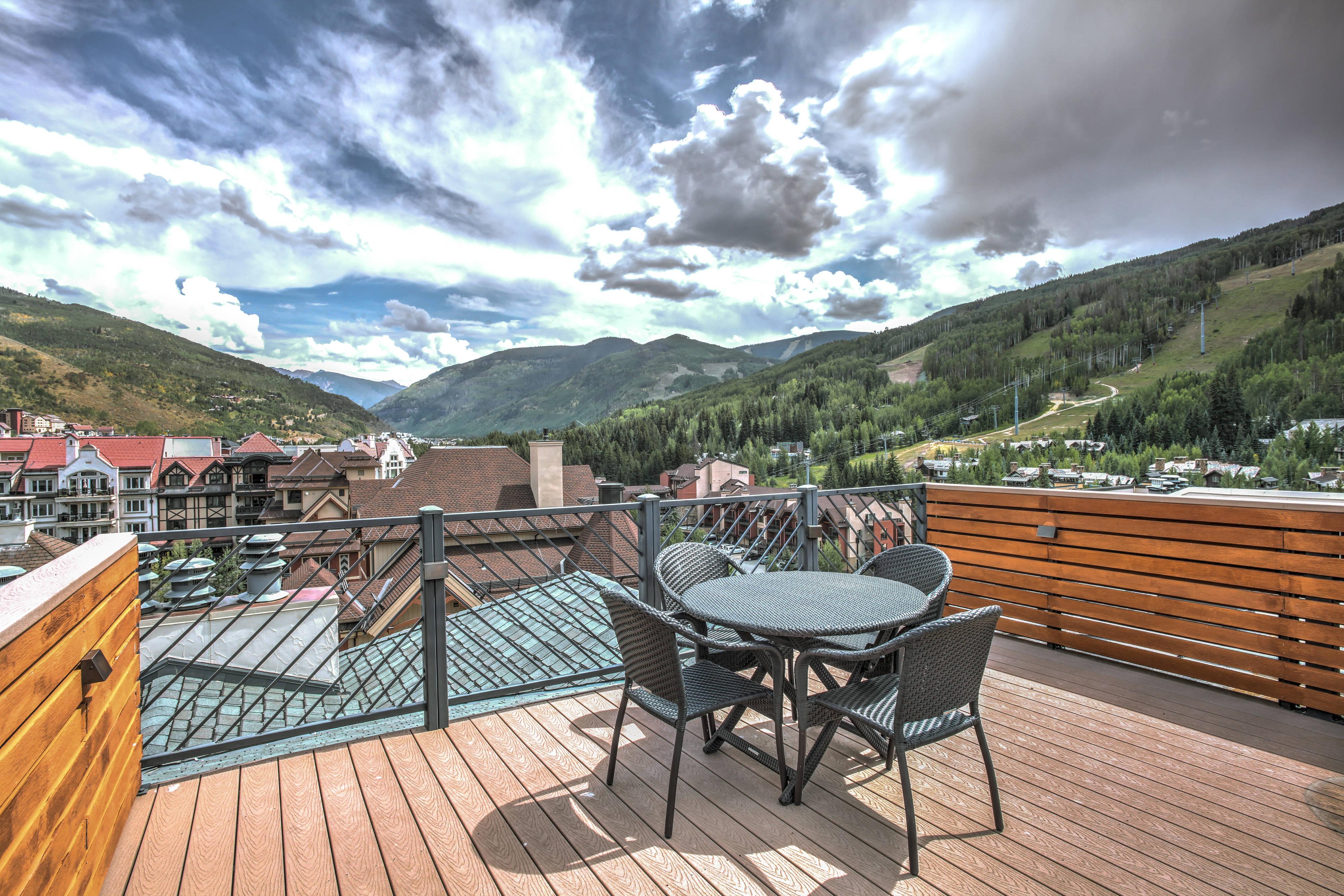 Four-Bedroom Penthouse Suite with Mountain View - Top Floor
