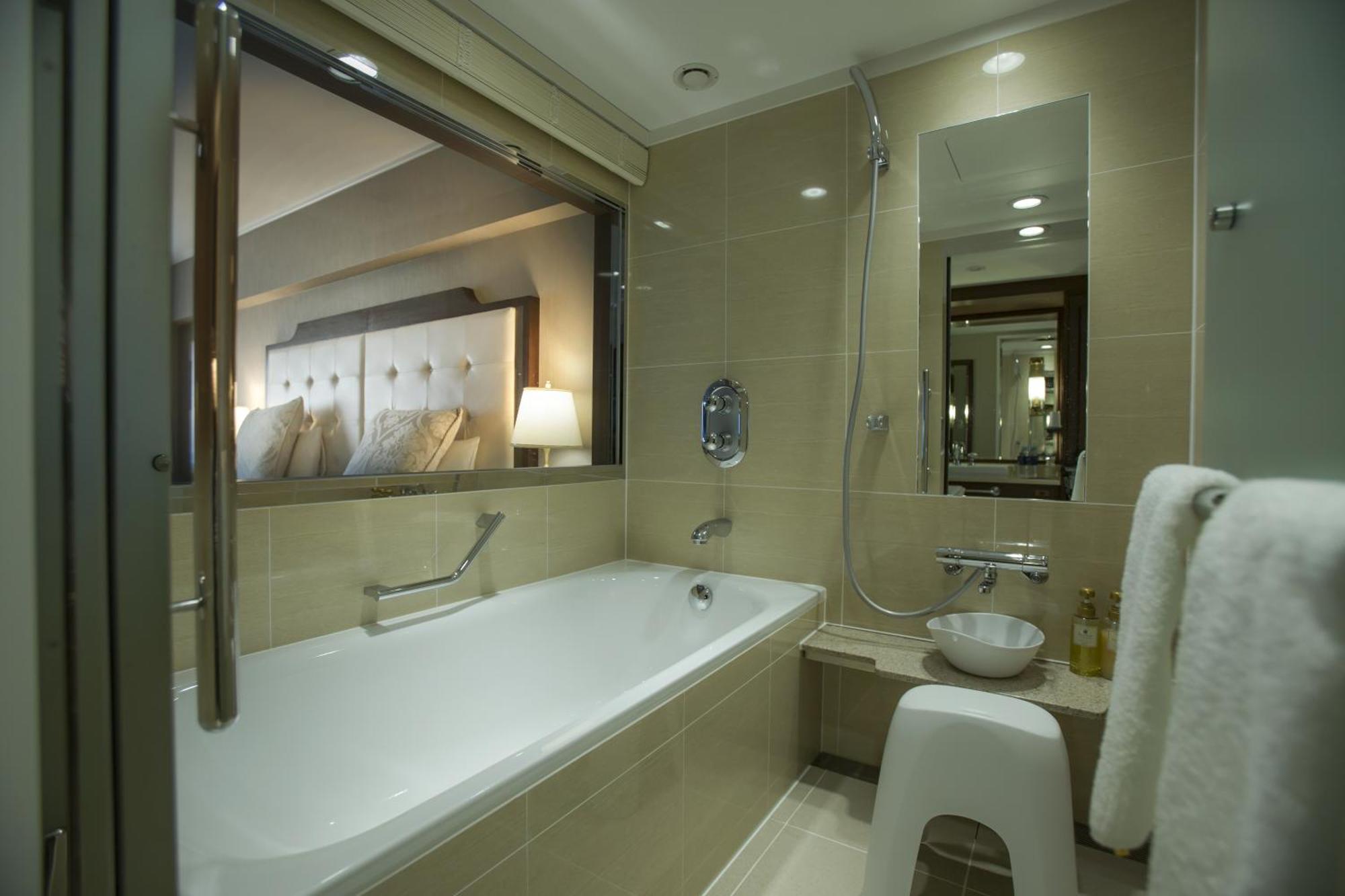 Grand Comfort Deluxe Twin with Extra - bed - Non-Smoking