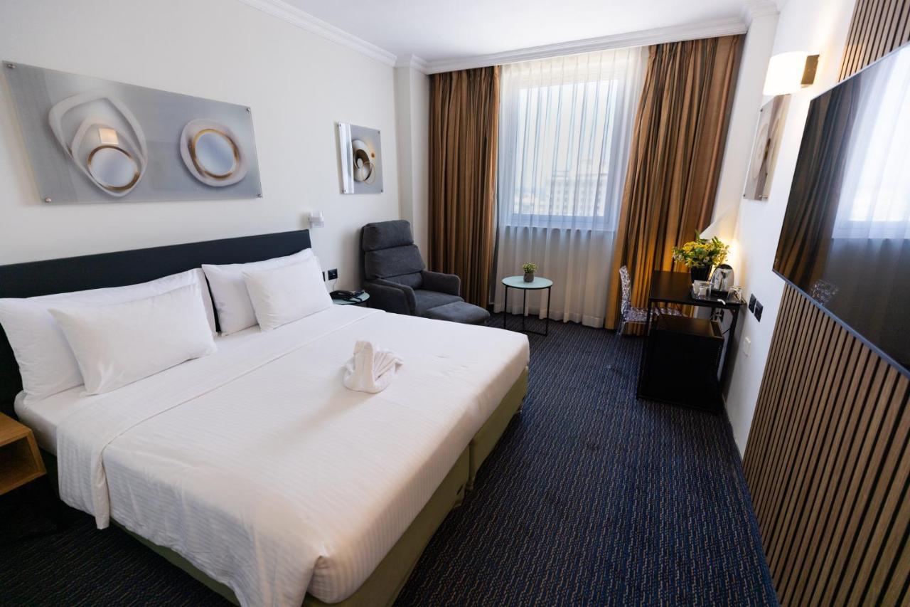 Business Double or Twin Room with Lounge Access