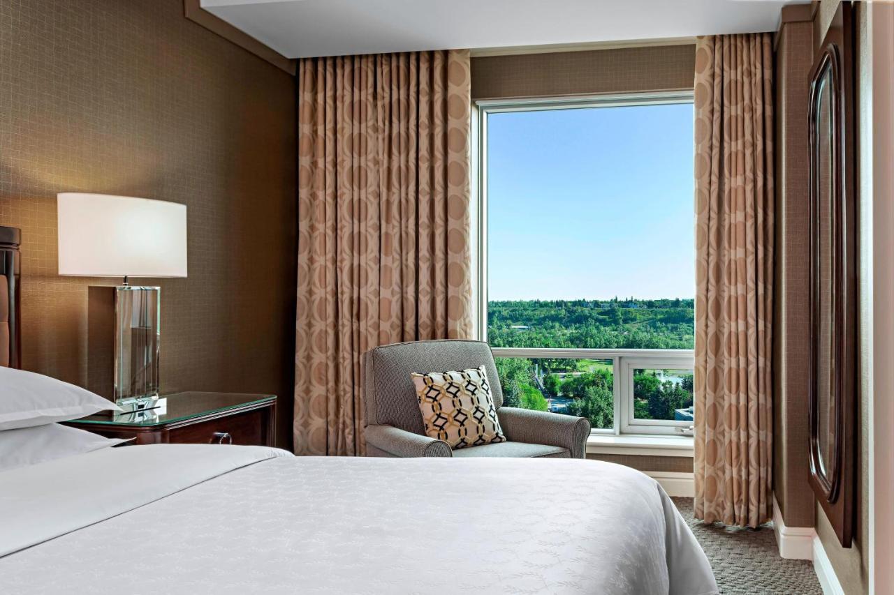 Club King Suite with Sofa Bed,1418836428:JPEG