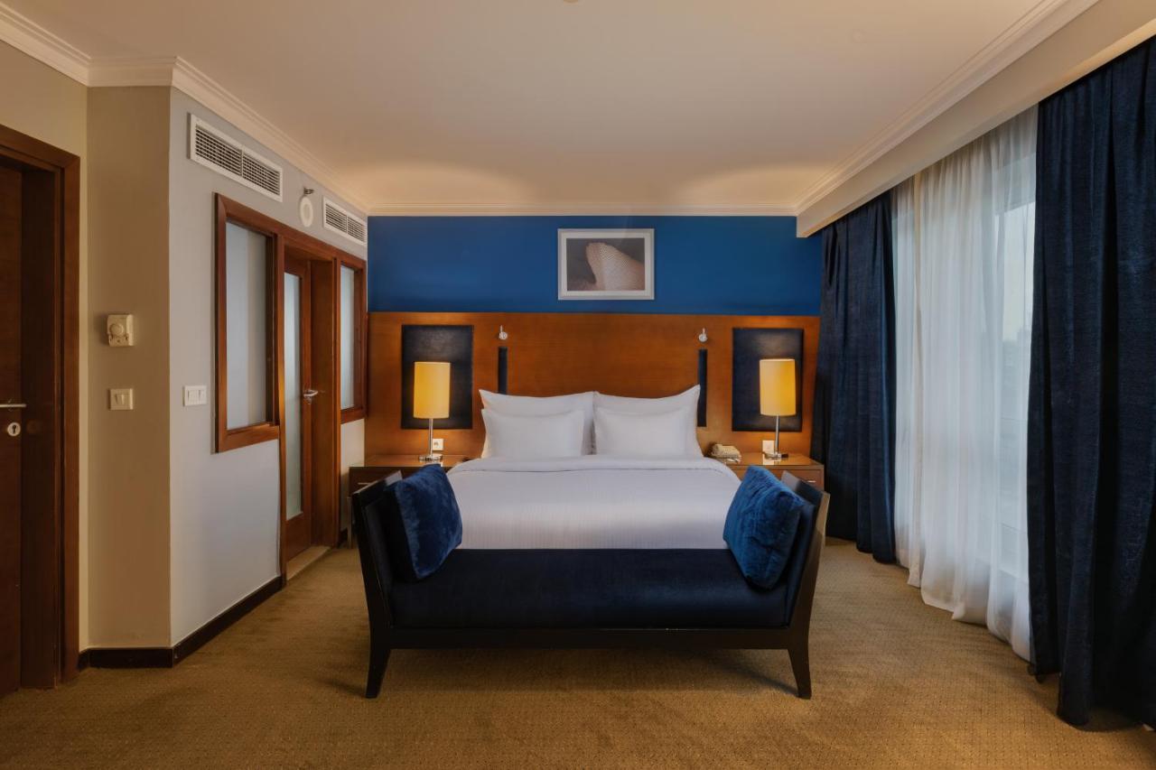 Diplomatic Suite
