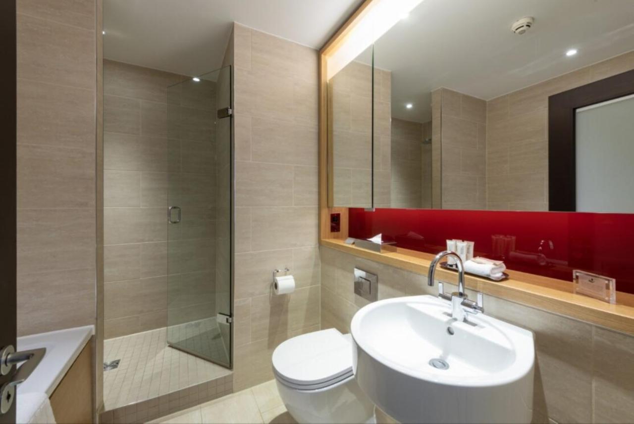 Deluxe King Room with Balcony