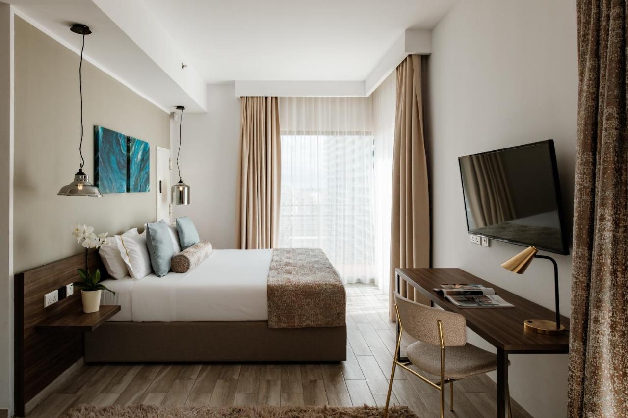 Signature Suite with Sea View