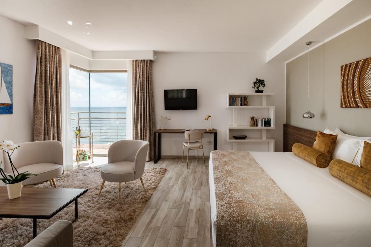 Sunny Corner Suite with Sea View